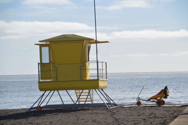 Torreta del servicio de salvamento y socorrismo en la playa de Melenara/TA.